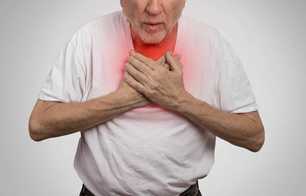Người bệnh COPD có biểu hiện ho khạc đờm, khó thở, tức ngực