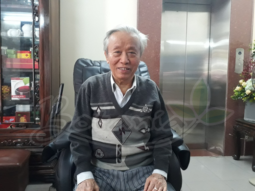 Ông Trần Công Cẩm, 79 tuổi ở tổ 6, thôn Thạch Nham Tây, xã Hòa Nhơn, huyện Hòa Vang, tp.Đà nẵng, số điện thoại: 0934.770.134.