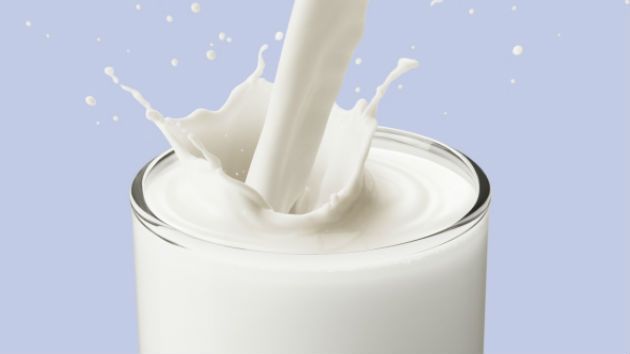 Sữa: người bệnh cần cắt bỏ hoặc giảm sữa và các chế phẩm từ sữa sẽ làm tăng thêm tình trạng mất cân bằng nội tiết ở nam giới trung niên, từ đó làm bệnh tiến triển nhanh hơn.
