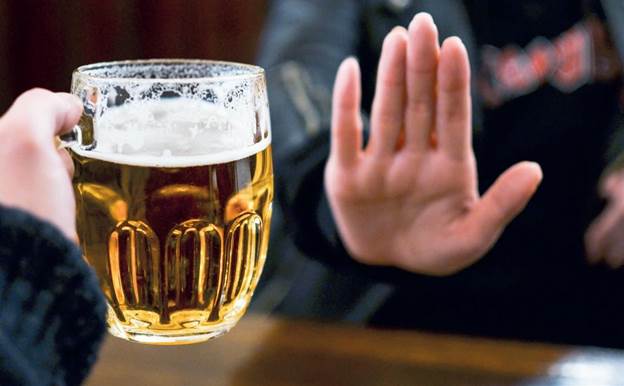 Bị rối loạn cương dương cần phải tránh uống nhiều bia rượu