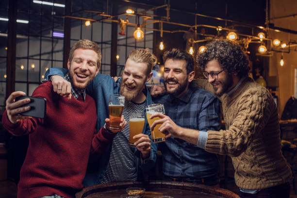 Thường xuyên uống rượu bia là yếu tố thúc đẩy mãn dục nam sớm