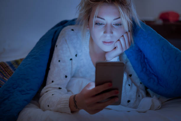 Ánh sáng xanh từ các thiết bị điện tử khiến bạn khó ngủ, mất ngủ